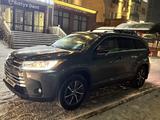 Toyota Highlander 2018 года за 14 000 000 тг. в Уральск – фото 4