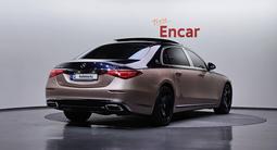 Mercedes-Benz S 680 4MATIC 2023 года за 143 000 000 тг. в Алматы – фото 2