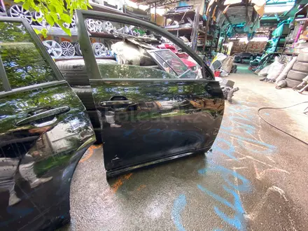 Передняя правая дверь Toyota Highlander 2010 за 200 000 тг. в Алматы