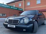 Mercedes-Benz E 200 1997 годаүшін3 400 000 тг. в Павлодар – фото 2