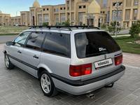Volkswagen Passat 1995 годаүшін2 400 000 тг. в Туркестан
