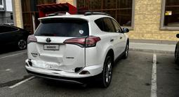 Toyota RAV4 2016 года за 9 000 000 тг. в Актау – фото 2