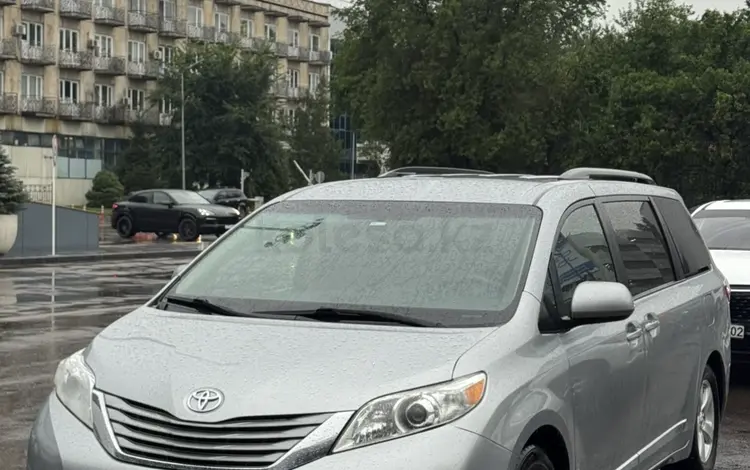 Toyota Sienna 2015 года за 12 200 000 тг. в Алматы