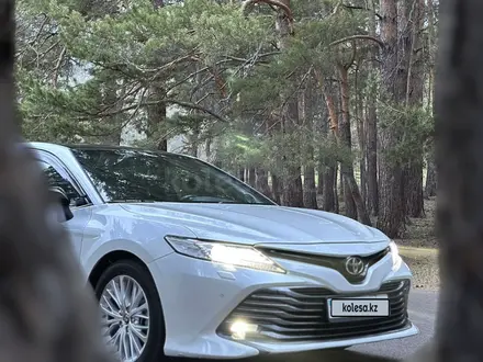 Toyota Camry 2019 года за 13 900 000 тг. в Караганда – фото 10