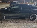 Toyota Camry 2018 года за 8 500 000 тг. в Актобе – фото 5