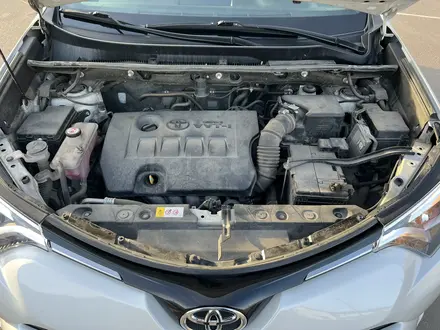 Toyota RAV4 2018 года за 13 300 000 тг. в Петропавловск – фото 17