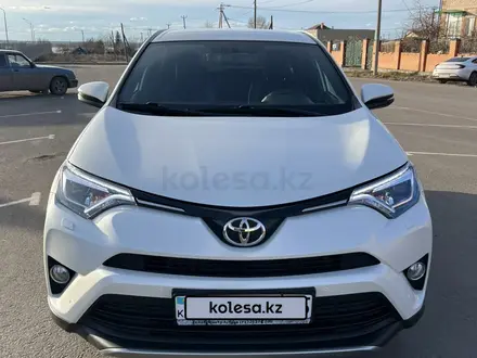 Toyota RAV4 2018 года за 13 300 000 тг. в Петропавловск – фото 5