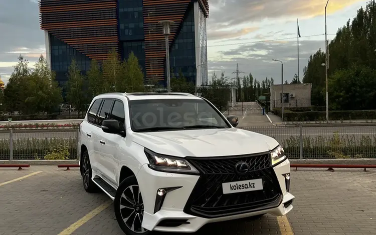 Lexus LX 570 2016 годаfor39 800 000 тг. в Уральск