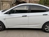 Hyundai Solaris 2013 года за 4 500 000 тг. в Шымкент – фото 2