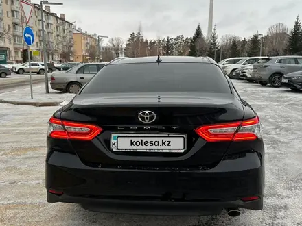 Toyota Camry 2018 года за 14 000 000 тг. в Астана – фото 5