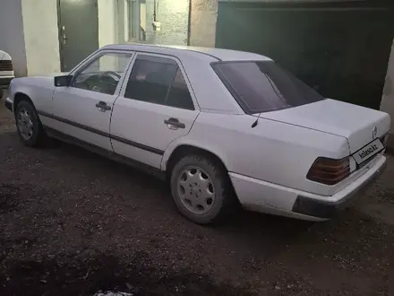 Mercedes-Benz E 200 1989 года за 900 000 тг. в Алматы – фото 4