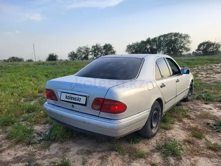 Mercedes-Benz E 280 1998 года за 1 700 000 тг. в Алматы – фото 2