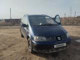 SEAT Alhambra 2002 года за 900 000 тг. в Актобе