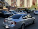 Volkswagen Passat 2006 года за 2 900 000 тг. в Астана – фото 2