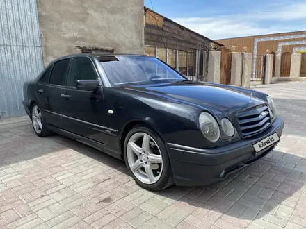 Mercedes-Benz E 230 1995 года за 2 600 000 тг. в Астана – фото 3