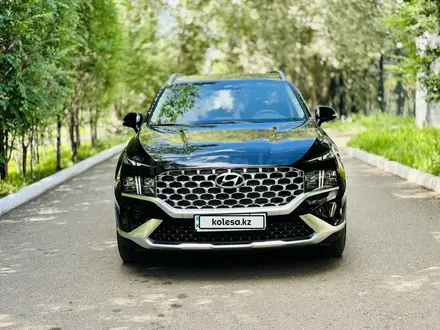 Hyundai Santa Fe 2023 года за 18 700 000 тг. в Астана