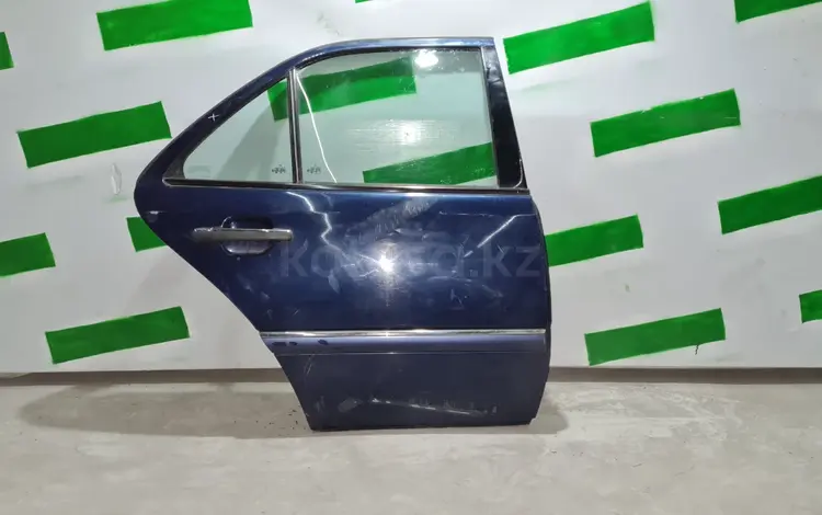 Задняя правая дверь на Mercedes Benz C280 W202 (202) за 17 000 тг. в Алматы