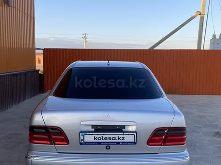 Mercedes-Benz E 320 2001 года за 4 500 000 тг. в Жанаозен – фото 6