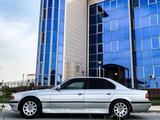 BMW 730 2000 годаүшін3 700 000 тг. в Жанаозен