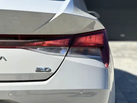 Hyundai Elantra 2022 года за 9 700 000 тг. в Актобе – фото 8