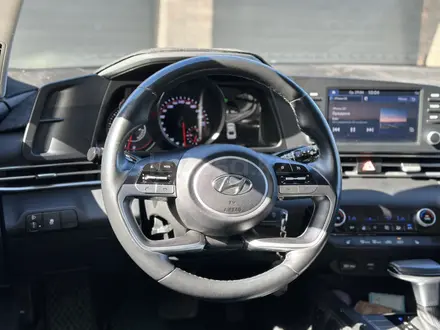 Hyundai Elantra 2022 года за 9 700 000 тг. в Актобе – фото 11