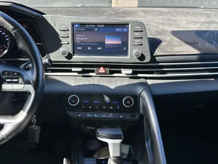 Hyundai Elantra 2022 года за 9 700 000 тг. в Актобе – фото 15