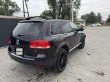 Volkswagen Touareg 2005 года за 4 300 000 тг. в Алматы – фото 4