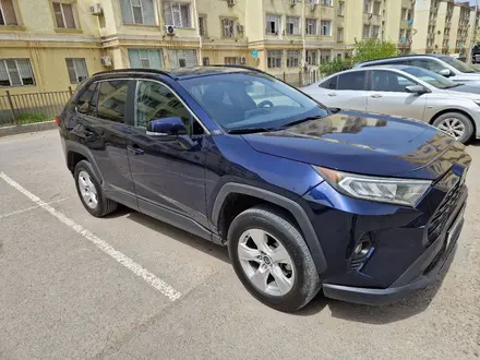 Toyota RAV4 2021 года за 12 000 000 тг. в Актау – фото 2