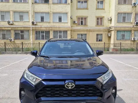 Toyota RAV4 2021 года за 12 000 000 тг. в Актау