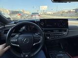 Lexus ES 300h 2022 годаfor18 500 000 тг. в Актау – фото 3