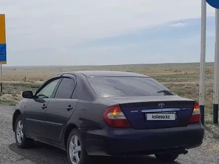 Toyota Camry 2003 года за 3 000 000 тг. в Атырау – фото 5