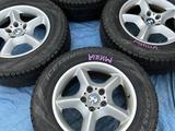 Шины Pirelli зима 235/65/17 Диски BMW за 11 777 тг. в Уральск