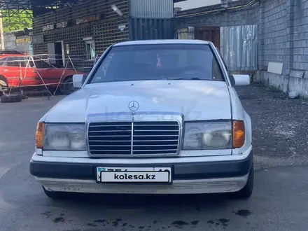 Mercedes-Benz E 200 1990 года за 1 450 000 тг. в Алматы – фото 3