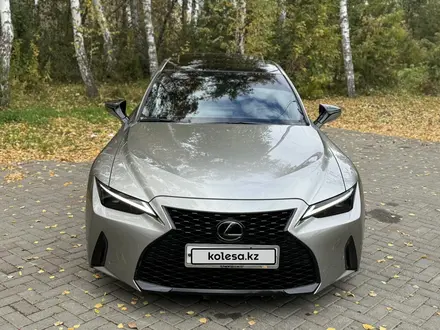 Lexus IS 300 2023 года за 28 500 000 тг. в Астана – фото 4