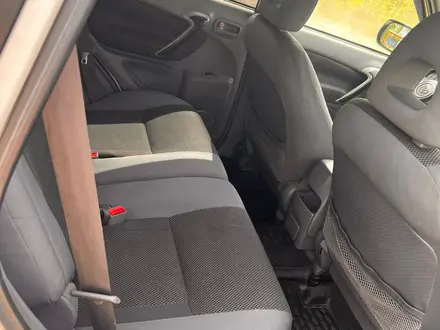 Toyota RAV4 2002 года за 4 600 000 тг. в Усть-Каменогорск – фото 4