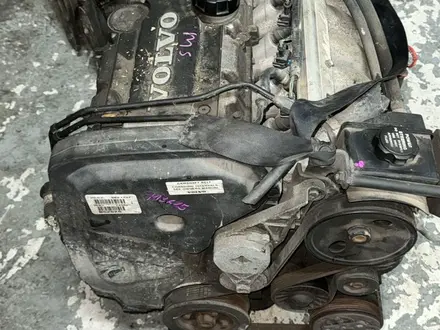 Двигатель мотор контрактный коробка акпп В52525 Volvo Вольво S60 S80 XC80 за 450 000 тг. в Алматы