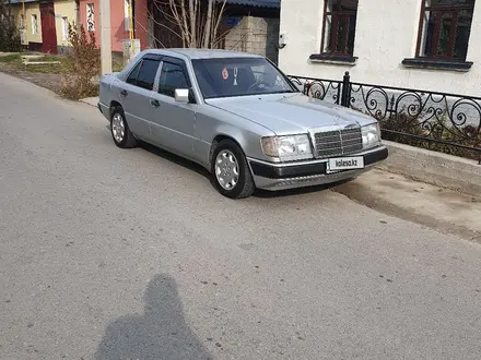 Mercedes-Benz E 200 1990 года за 1 600 000 тг. в Шымкент