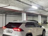 Toyota RAV4 2021 года за 18 500 000 тг. в Актау – фото 4