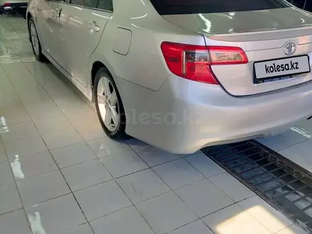 Toyota Camry 2014 года за 5 000 000 тг. в Атырау – фото 3