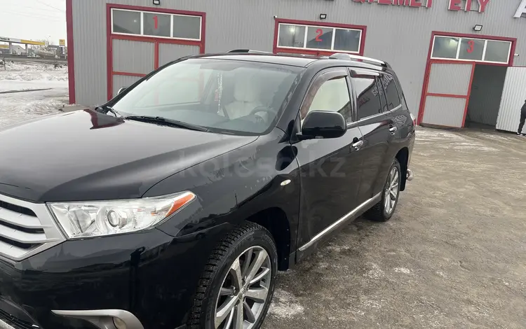 Toyota Highlander 2013 годаүшін11 500 000 тг. в Актобе