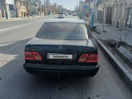 Mercedes-Benz E 200 1998 года за 3 200 000 тг. в Кызылорда – фото 3