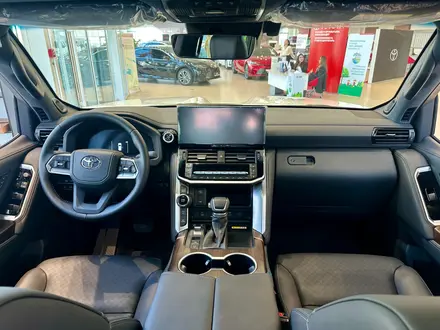 Toyota Land Cruiser Luxe 2026 года за 63 890 000 тг. в Астана – фото 11