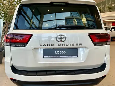 Toyota Land Cruiser Luxe 2026 года за 63 890 000 тг. в Астана – фото 6