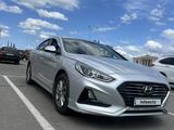 Hyundai Sonata 2017 годаүшін7 850 000 тг. в Астана – фото 3