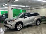 Toyota Highlander 2023 годаүшін35 500 000 тг. в Астана – фото 2