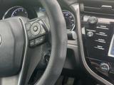 Toyota Camry 2018 года за 8 500 000 тг. в Актобе – фото 3