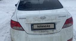 Hyundai Solaris 2012 года за 3 350 000 тг. в Актобе – фото 4