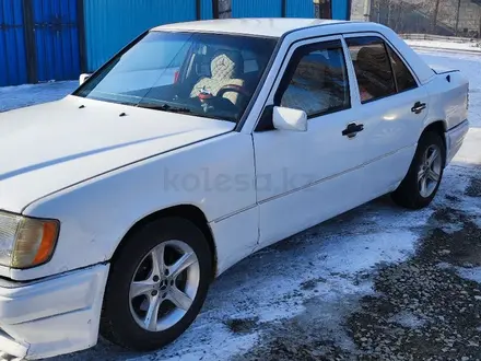 Mercedes-Benz E 220 1995 года за 1 500 000 тг. в Сарканд – фото 9