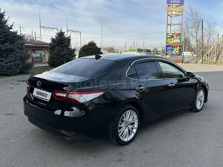 Toyota Camry 2018 года за 12 000 000 тг. в Тараз – фото 4