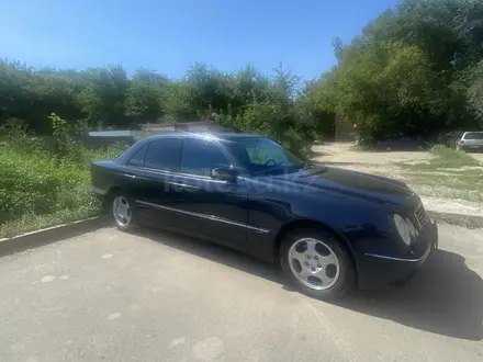 Mercedes-Benz E 320 2002 года за 7 600 000 тг. в Усть-Каменогорск – фото 4